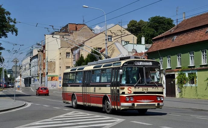 Trolejbus Škoda T11